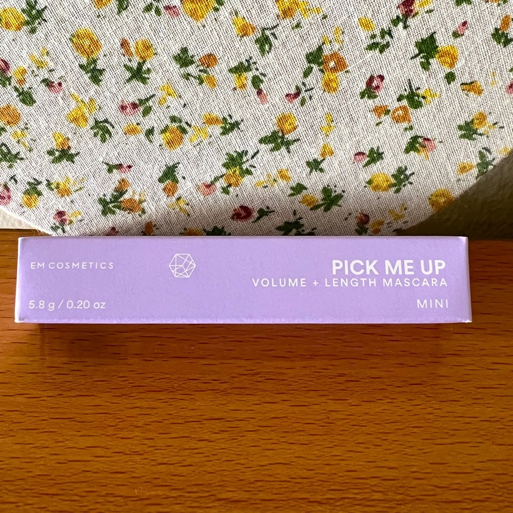 EM Cosmetics - PICK ME UP VOLUME + LENGTH MASCARA Mini